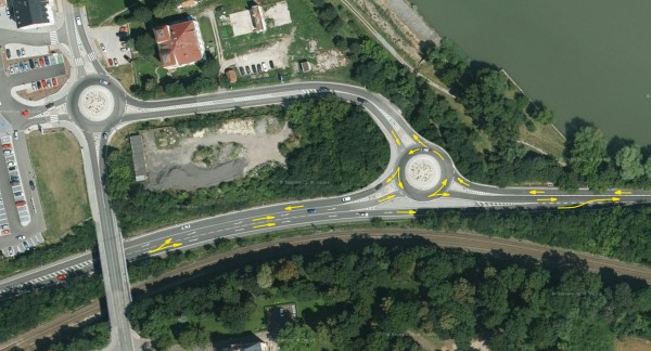 Okružní křižovatka na silnici 1/50